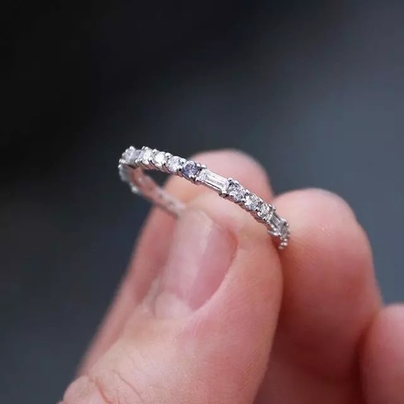 New 925 Silver Beautiful Elegant Diamond Ring - Picture 3 of 3